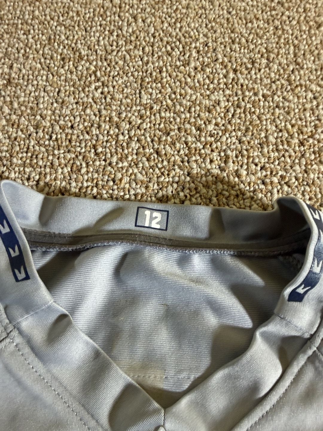 Nike Russell Wilson Seattle Seahawks NFL Jersey Size 12 Gray 6