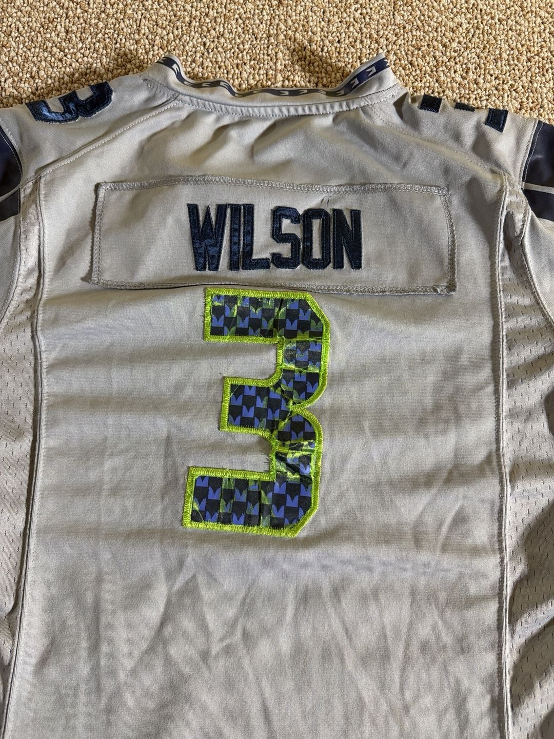 Nike Russell Wilson Seattle Seahawks NFL Jersey Size 12 Gray 10