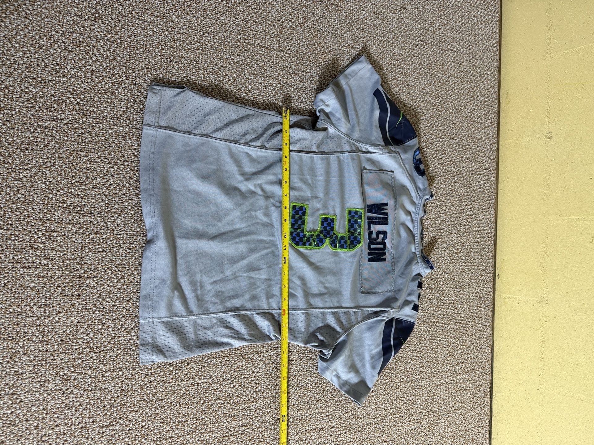 Nike Russell Wilson Seattle Seahawks NFL Jersey Size 12 Gray 15