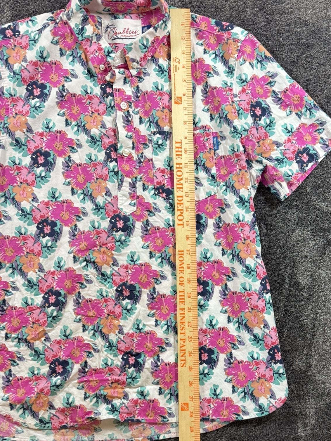 Chubbies Floral Short Sleeve Button Down Shirt Size Large Hawaiian style 8