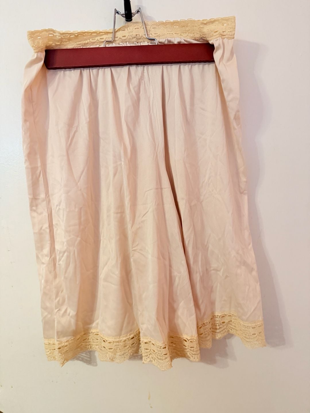 Olga Secret Hug Panti-Slip Size L Beige Nylon Lace Trim Vintage 939A 4