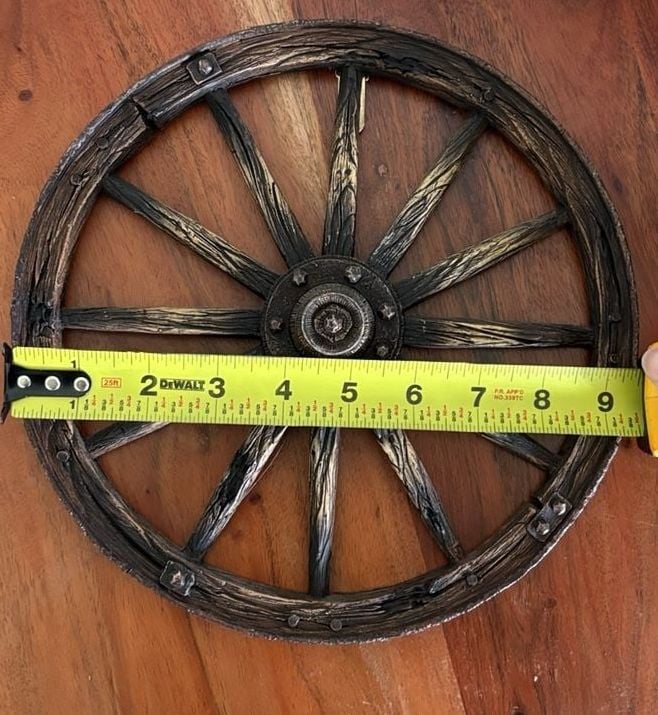 Rustic resin Wooden Wagon Wheel Wall Decor 9.5 in 3