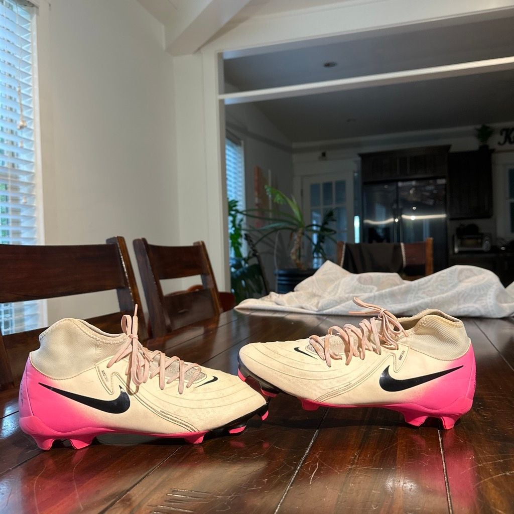 Nike Phantom Luna II Pink White Cream Cleats Size 8 3