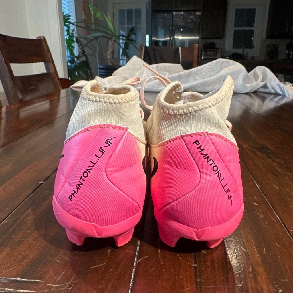 Nike Phantom Luna II Pink White Cream Cleats Size 8 5