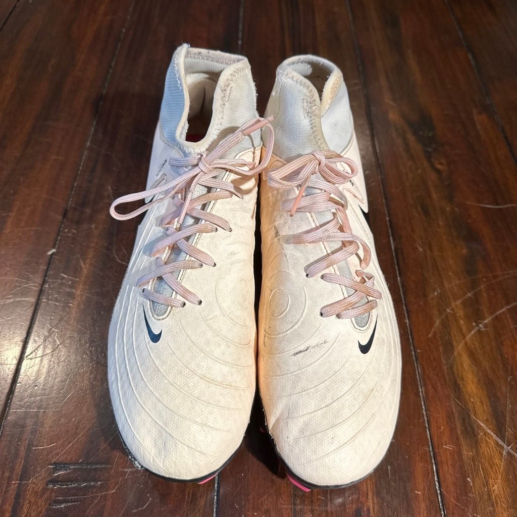Nike Phantom Luna II Pink White Cream Cleats Size 8 6