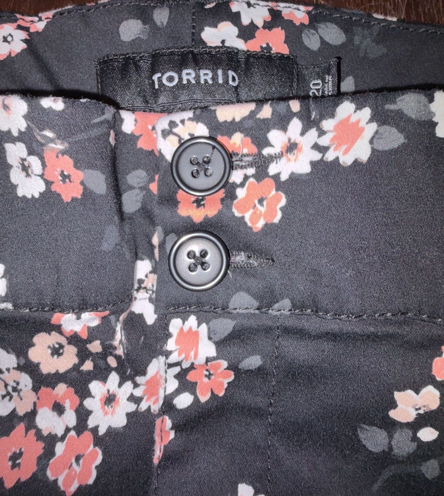Torrid Shorts Womens 20 Black Pink Floral Print Cuffed Stretch Cotton Summer 7