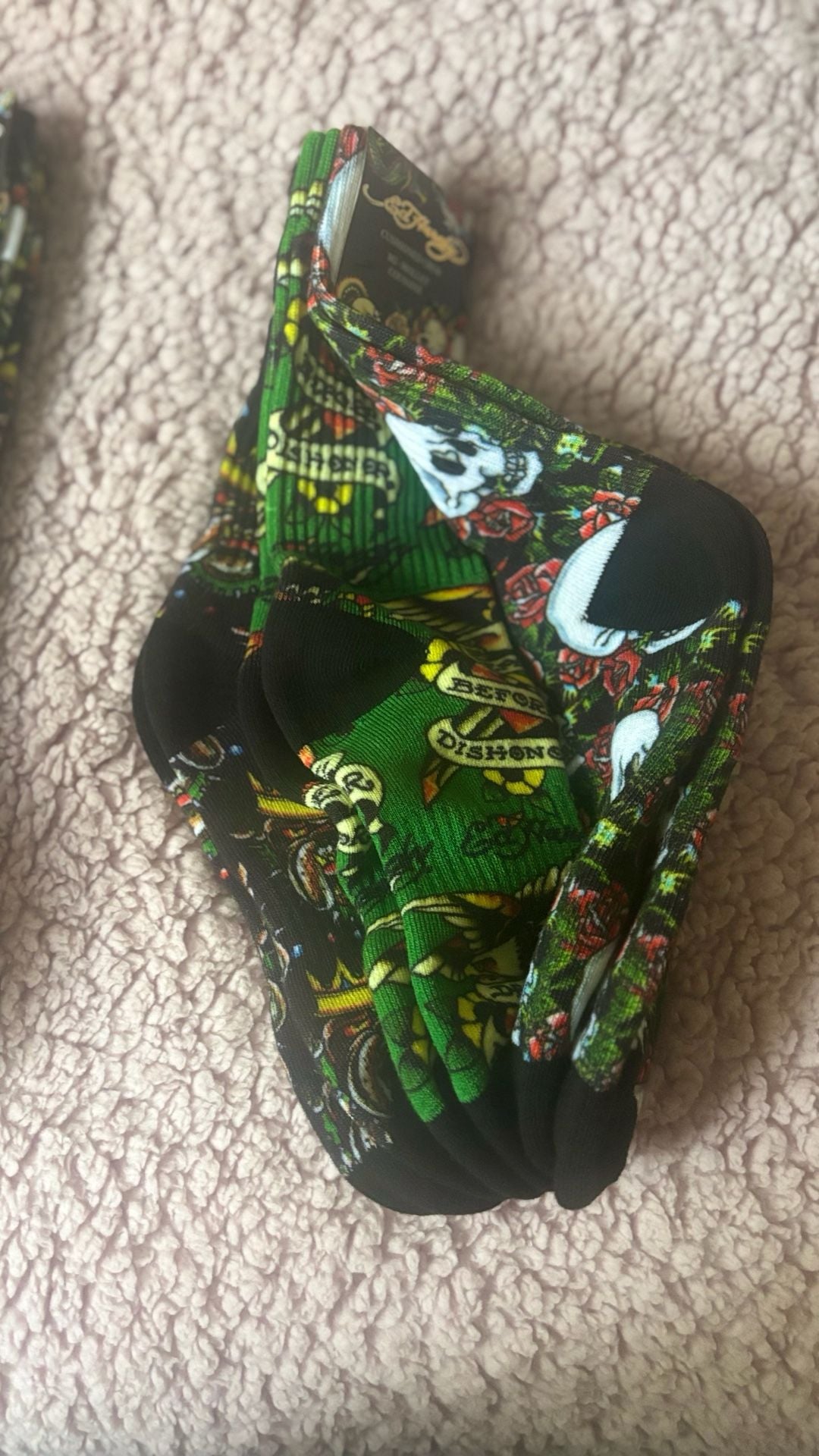Ed Hardy Cushioned Crew Socks Size 6-12 3 Pair Pack Tattoo Skull Print 4