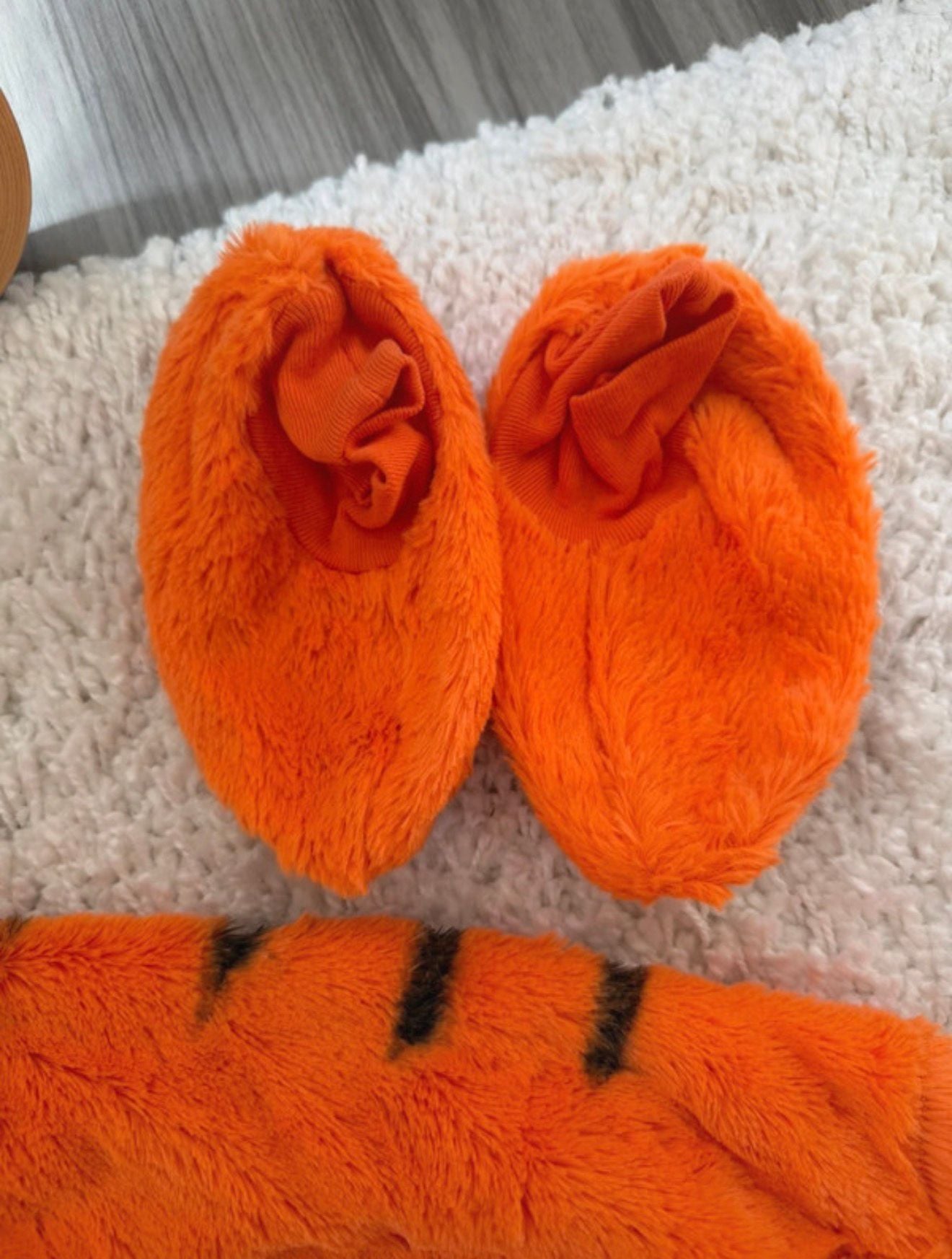 Vintage Disney Store Tigger Costume Set 4