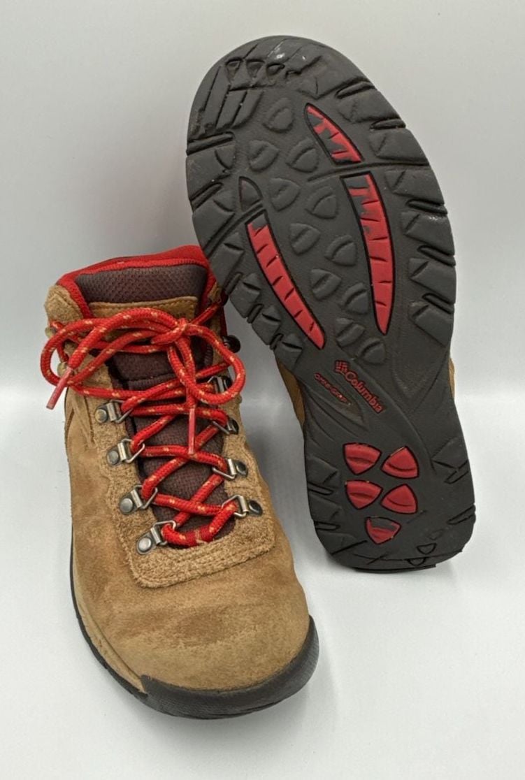 Columbia Hiking Boots Brown Red Waterproof
Size 7
#900 8