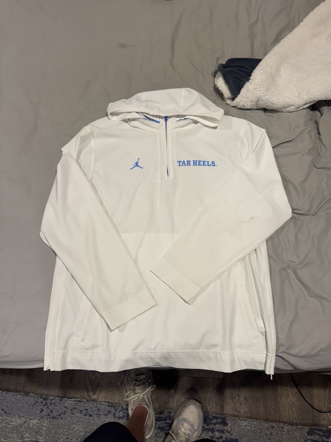 Jordan UNC Tar Heels 1/2 Zip Hoodie Size L White 2