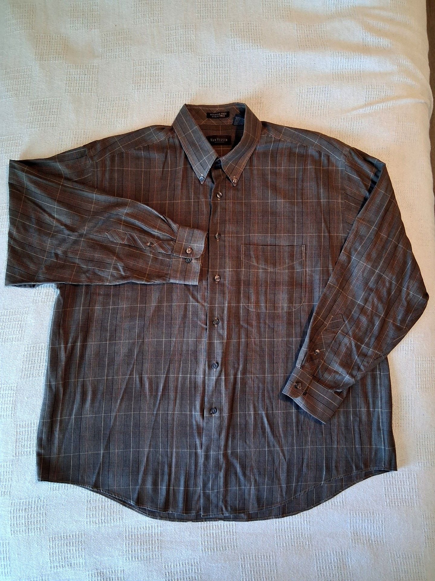 Van Heusen Plaid Button Down Shirt Size XL 17-17 1/2 2