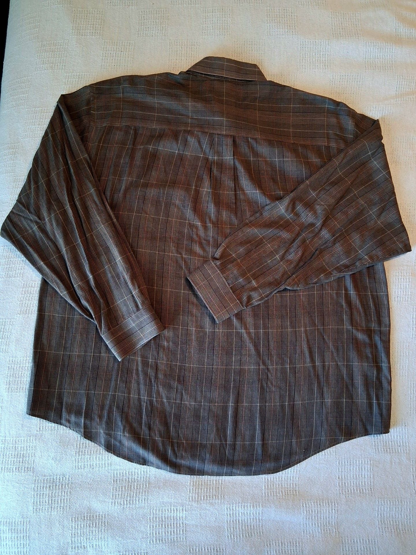 Van Heusen Plaid Button Down Shirt Size XL 17-17 1/2 8