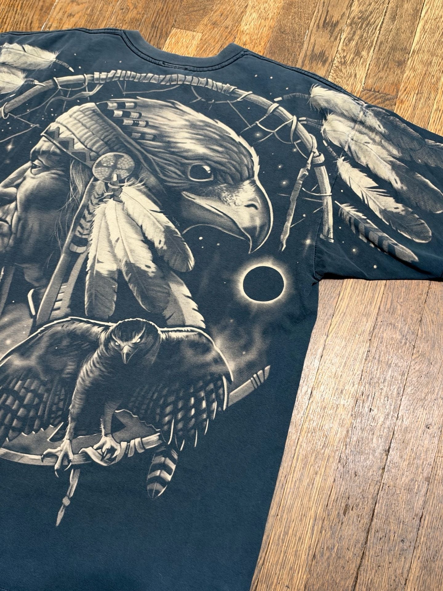 Liquid Blue Vintage Native American Wolf T-Shirt Dark Blue Graphic 1996 AOP XL 9