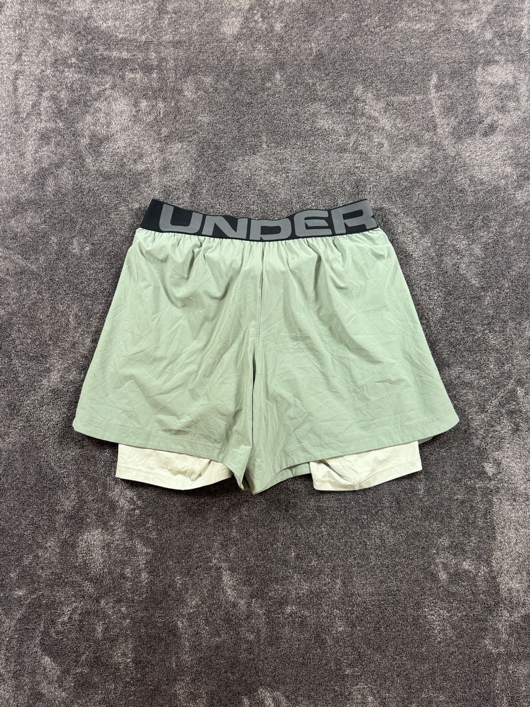 Under Armour 2-in-1 Athletic Shorts Womens Size Large Green Fitted 6