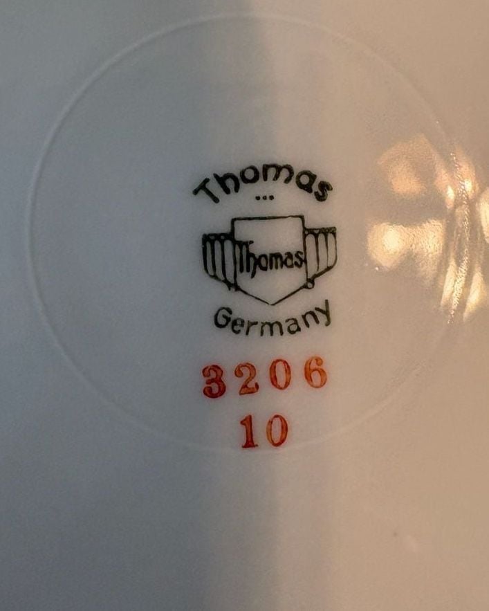 EUC Thomas Germany Porcelain Fruit Dessert Plates Set of 6 Vintage Gold Trim 7