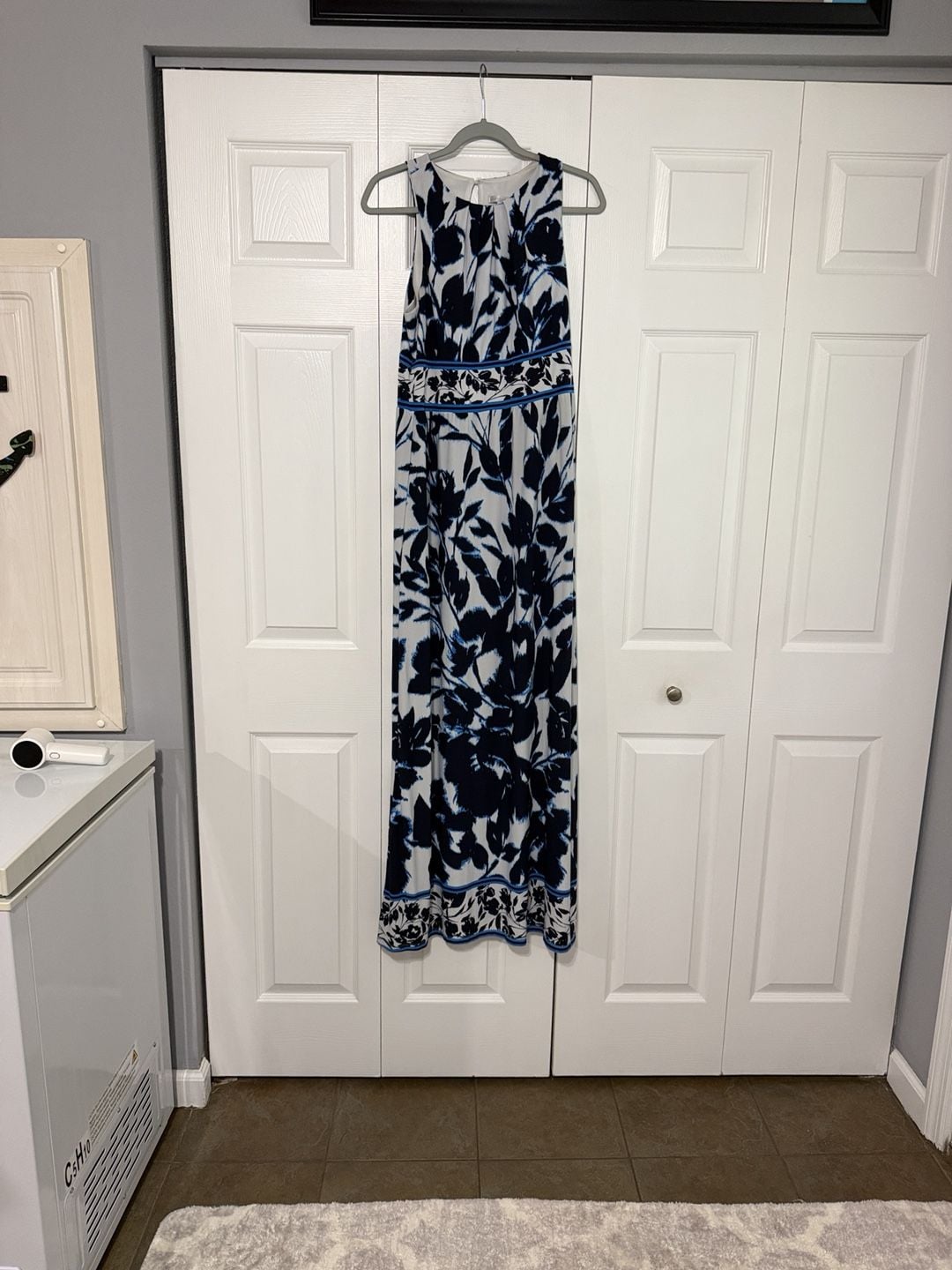 London Times Floral Maxi Dress Size 10 Blue White Sleeveless 2