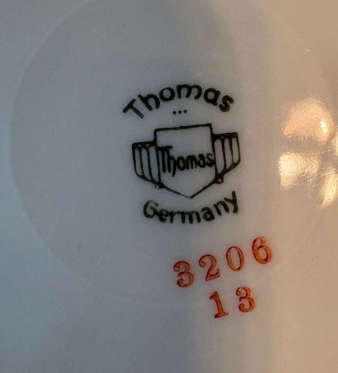 EUC Thomas Germany Porcelain Fruit Dessert Plates Set of 6 Vintage Gold Trim 13