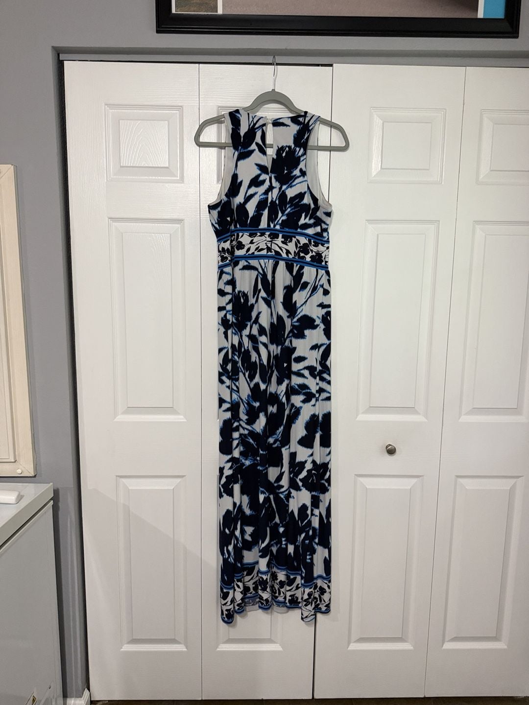 London Times Floral Maxi Dress Size 10 Blue White Sleeveless 4