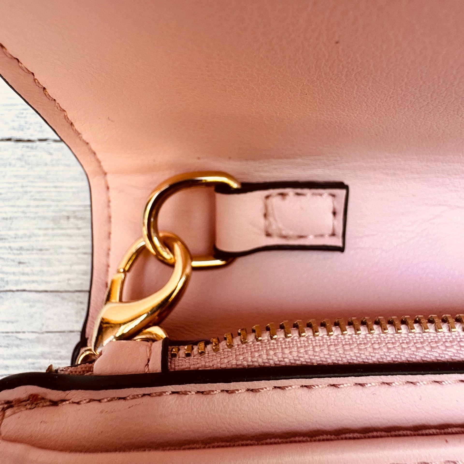 Aldo Pink Quilted Crossbody Bag Gold Hardware 10