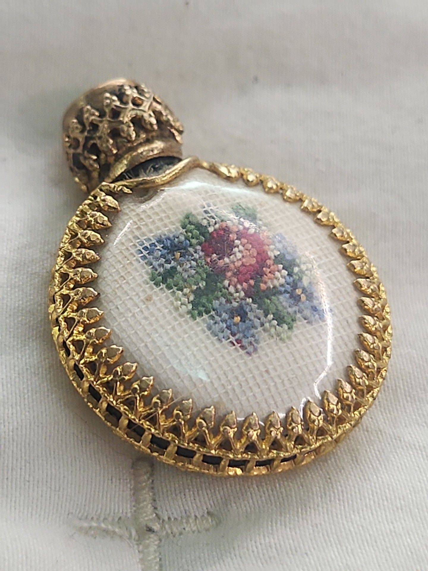 Vintage Petite Needlepoint Floral Perfume Bottle Pendant Gold Tone 2