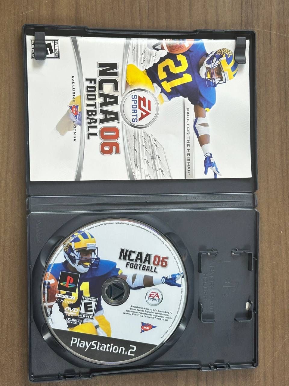 NCAA Football 06 PS2 PlayStation 2 EA Sports 2005 Game Disc Manual Case 2
