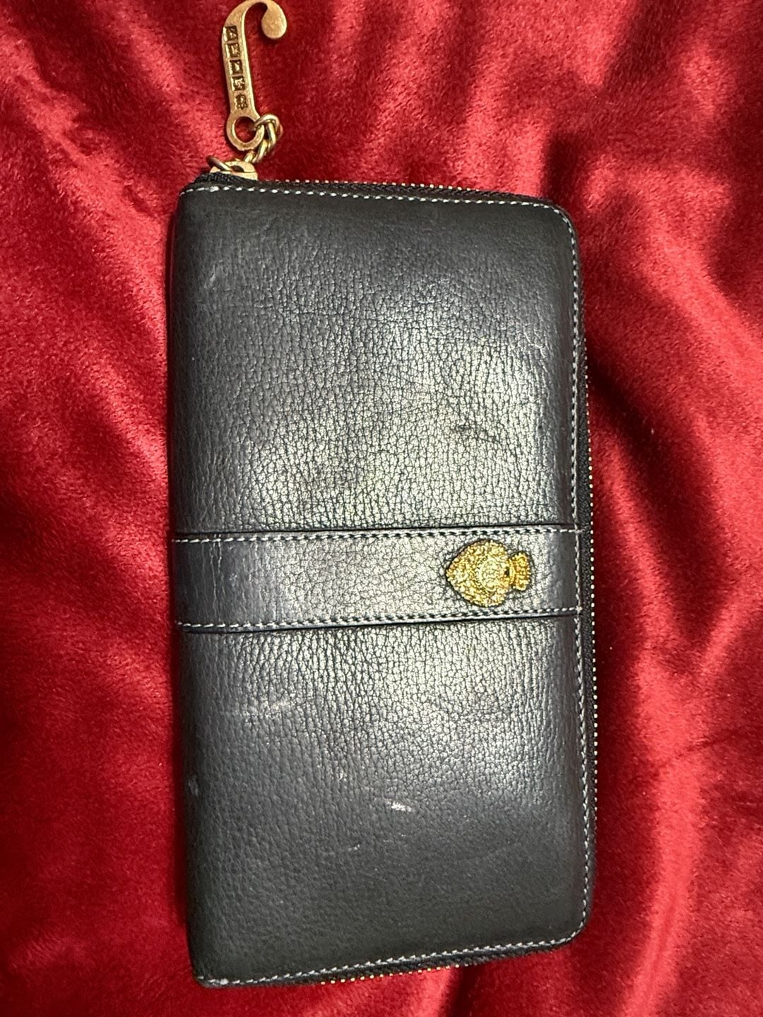 Juicy Couture Black Leather Zip Around Wallet 4