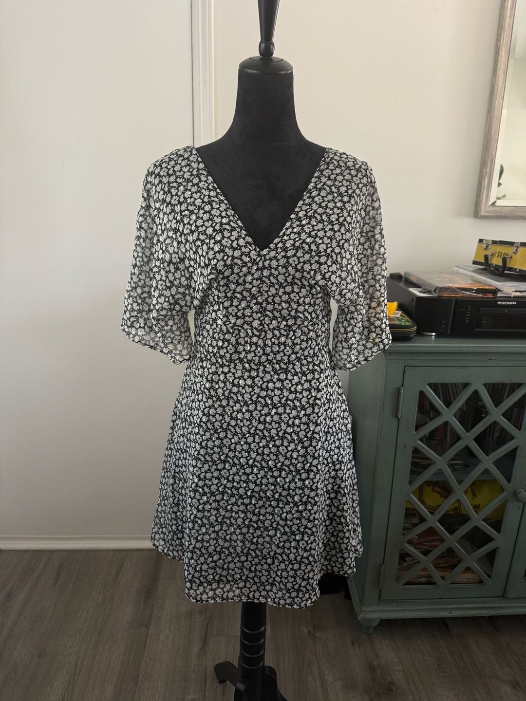Allsaints Ivey Scatter Dress US 10 Grey Floral V-Neck Mini Dress 2