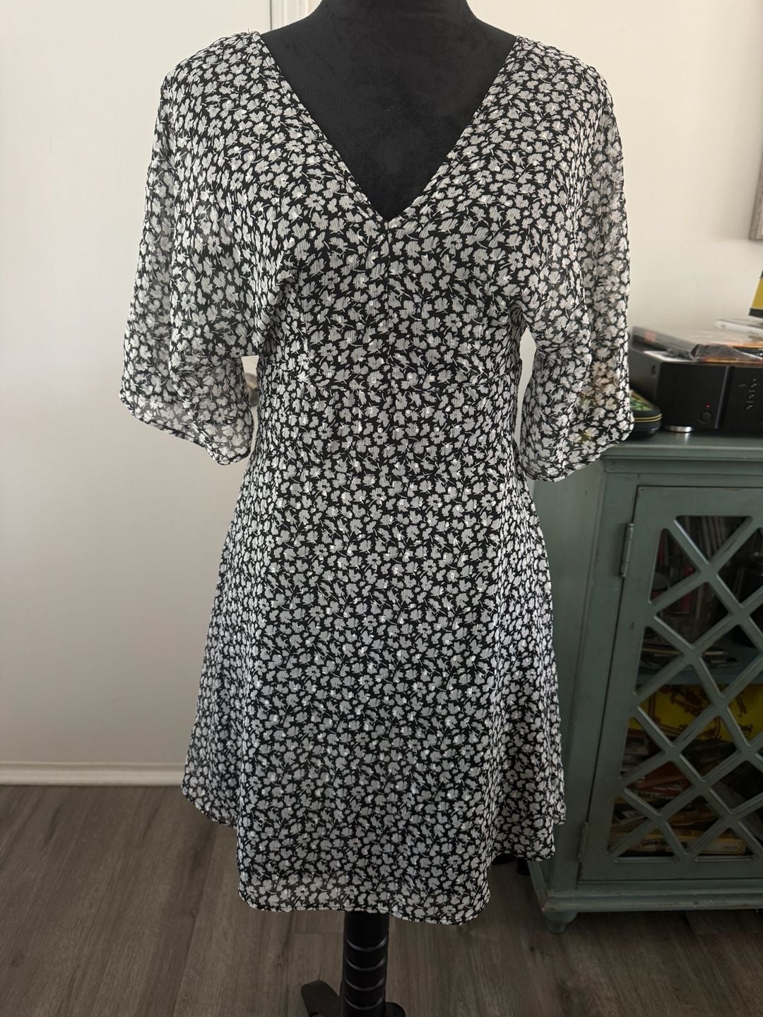 Allsaints Ivey Scatter Dress US 10 Grey Floral V-Neck Mini Dress 3
