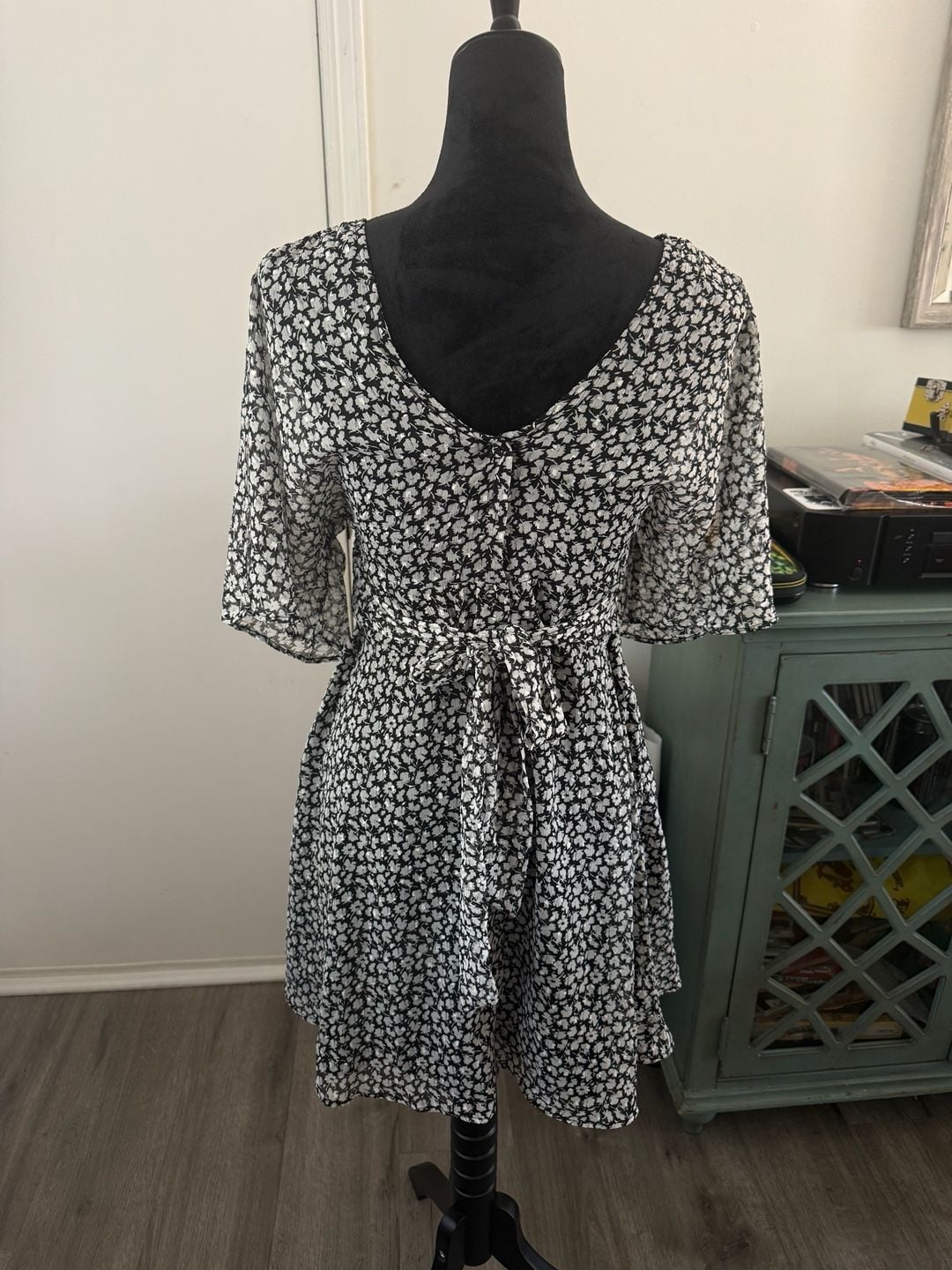 Allsaints Ivey Scatter Dress US 10 Grey Floral V-Neck Mini Dress 4