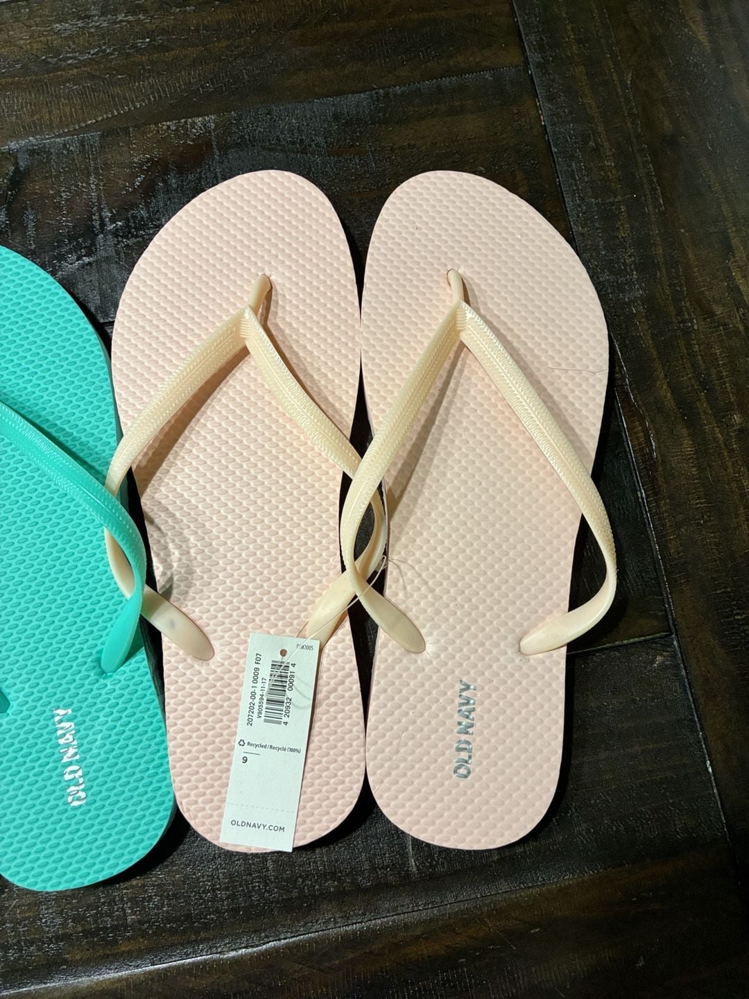 Old Navy Classic Flip Flops Size 9 Multicolored 2-Pack New 4