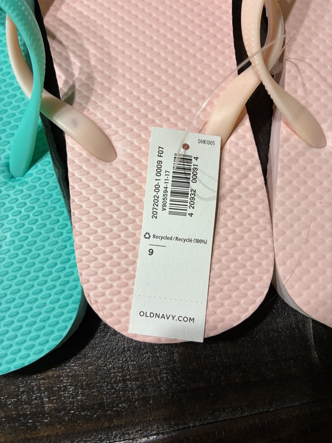 Old Navy Classic Flip Flops Size 9 Multicolored 2-Pack New 5