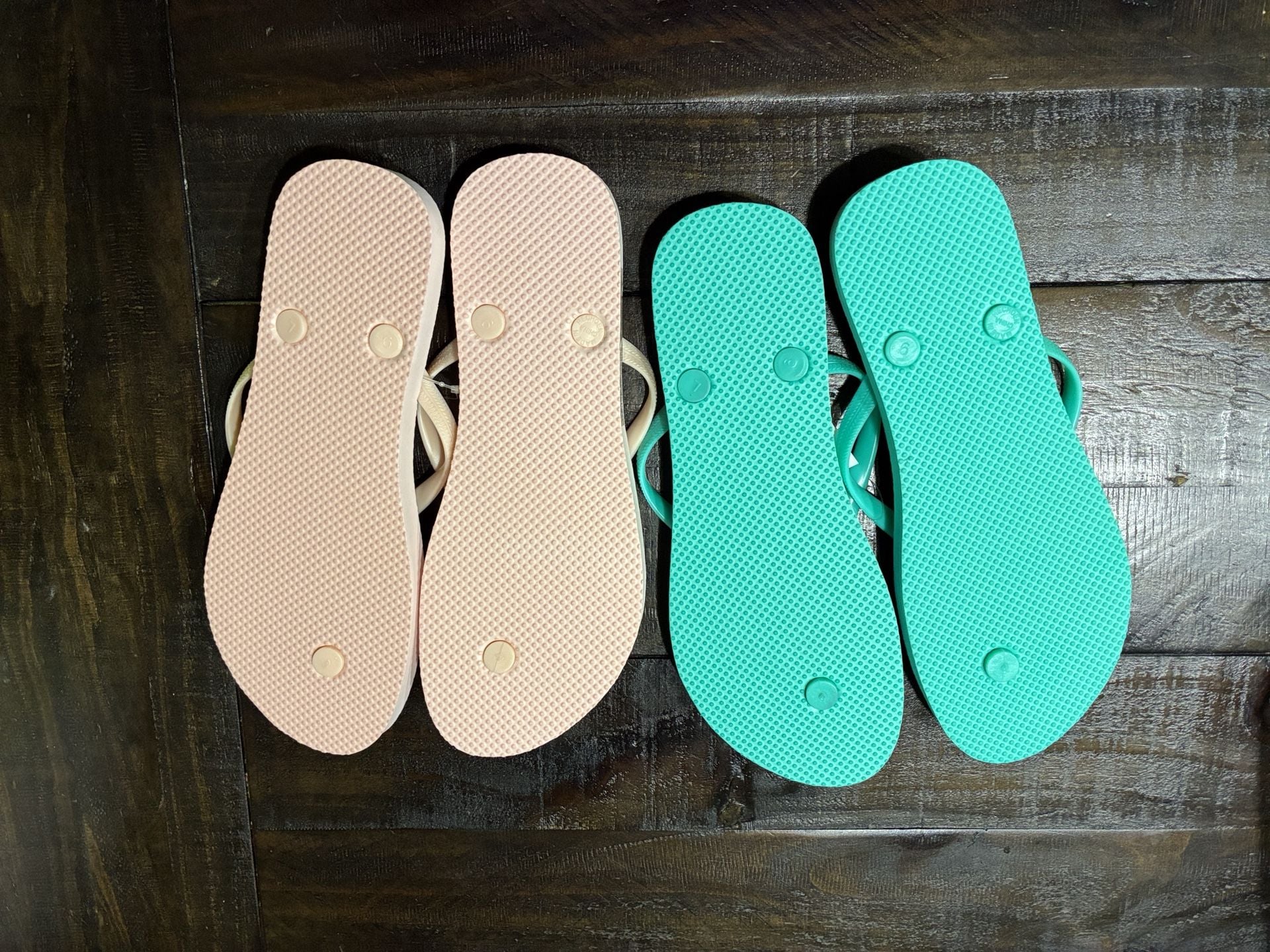 Old Navy Classic Flip Flops Size 9 Multicolored 2-Pack New 6