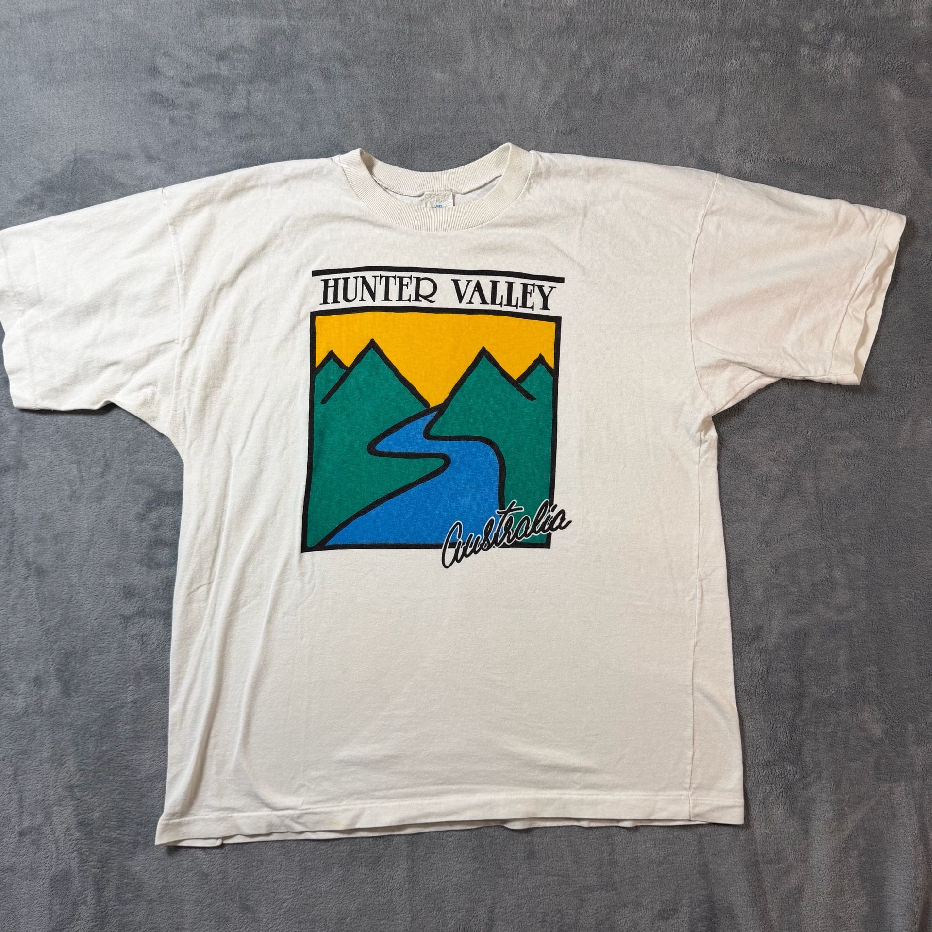 Made in Australia Rumours Hunter Valley Australia T-Shirt Size Large Vintage 2