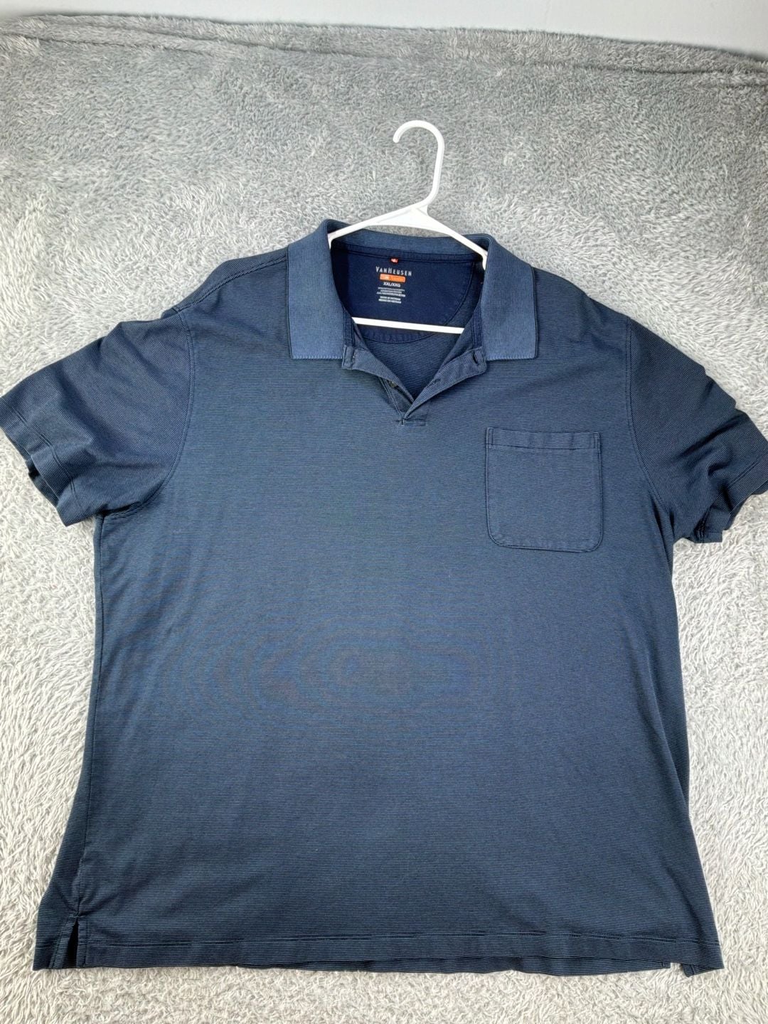 Bundle of (5) size 2XL mens shirts 11