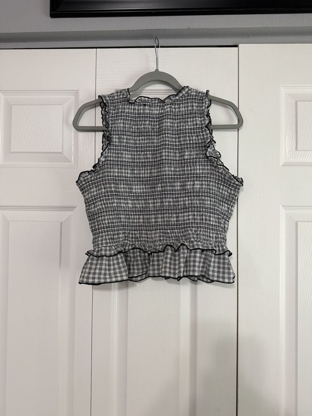 LOFT Plaid Smocked Tank Top Size S Black White Ruffle Crop 4