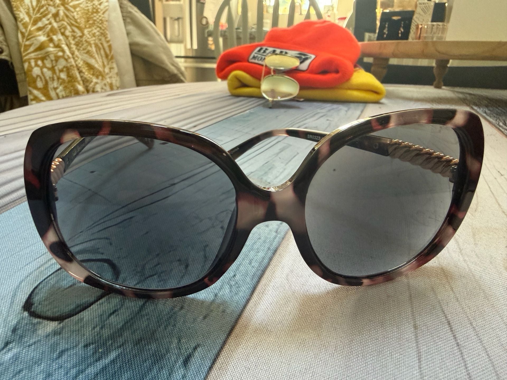 Designer Sunglasses Tortoise Gold Twist Temple - Sofia Vergara x Foster Grant 7