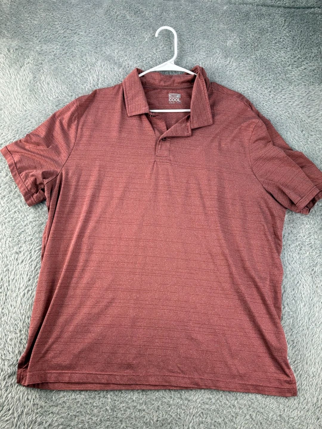 Bundle of (5) men’s shirts. Size 2XL  17