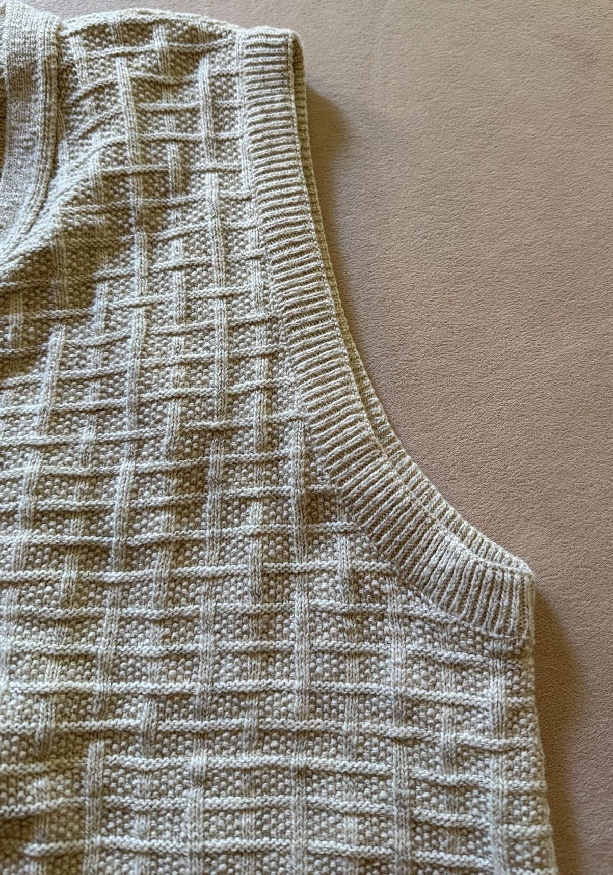 Shenandoah Knit Sweater Vest Size L Beige Button Up V-Neck. Mens 9