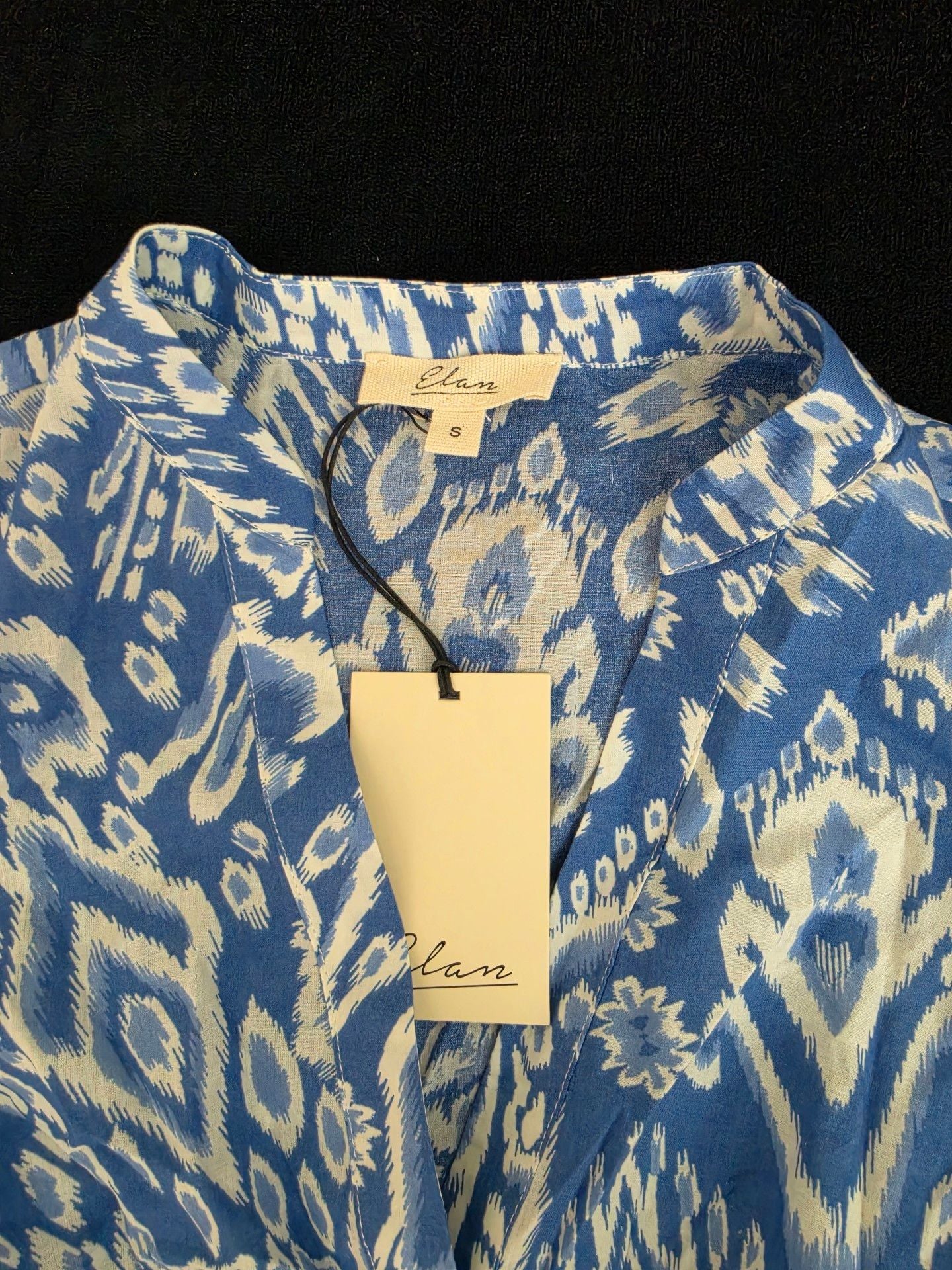 Elan Cropped Short Sleeve Tie Front Blouse Size S Blue White Ikat Print 4