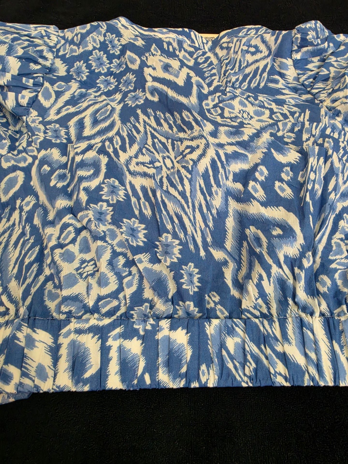 Elan Cropped Short Sleeve Tie Front Blouse Size S Blue White Ikat Print 5