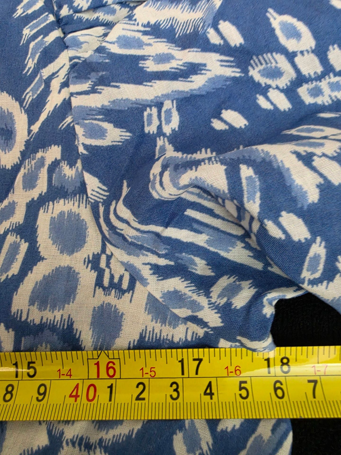 Elan Cropped Short Sleeve Tie Front Blouse Size S Blue White Ikat Print 7