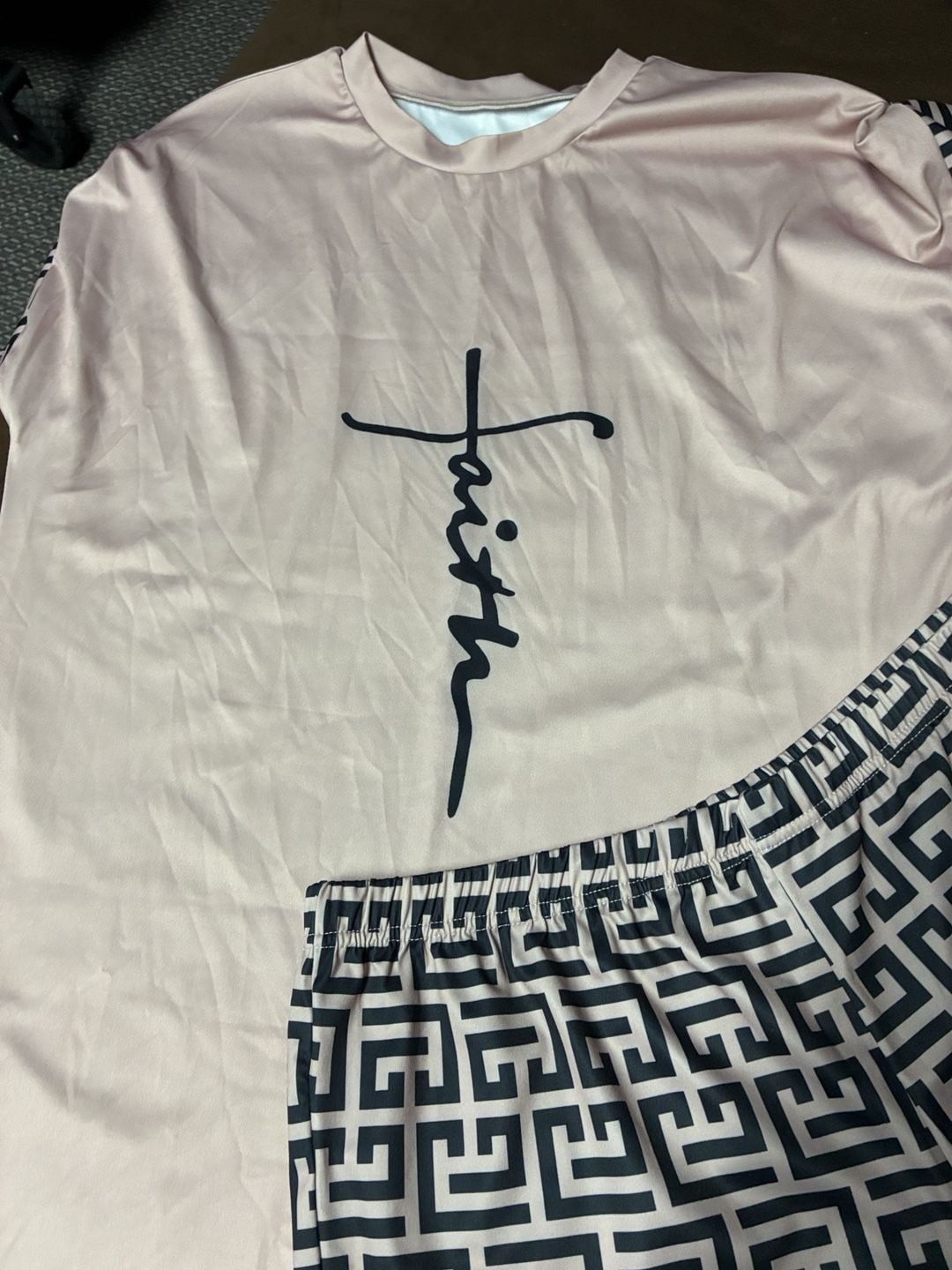 Unbranded Faith Graphic Tee and Geometric Print Shorts Set Pink Black 3