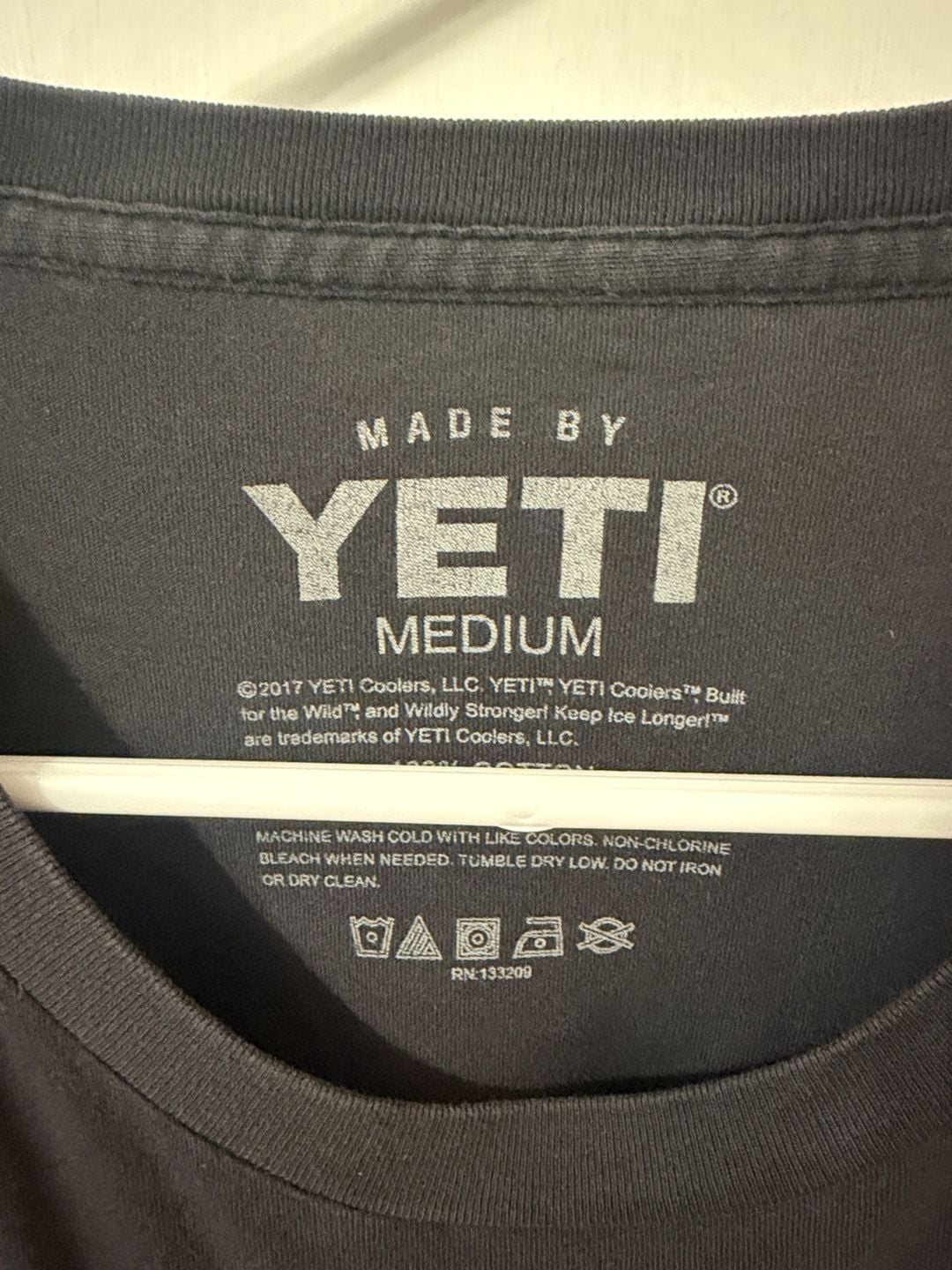 YETI Born In ATX Pocket T-Shirt Medium Black Graphic Tee 3