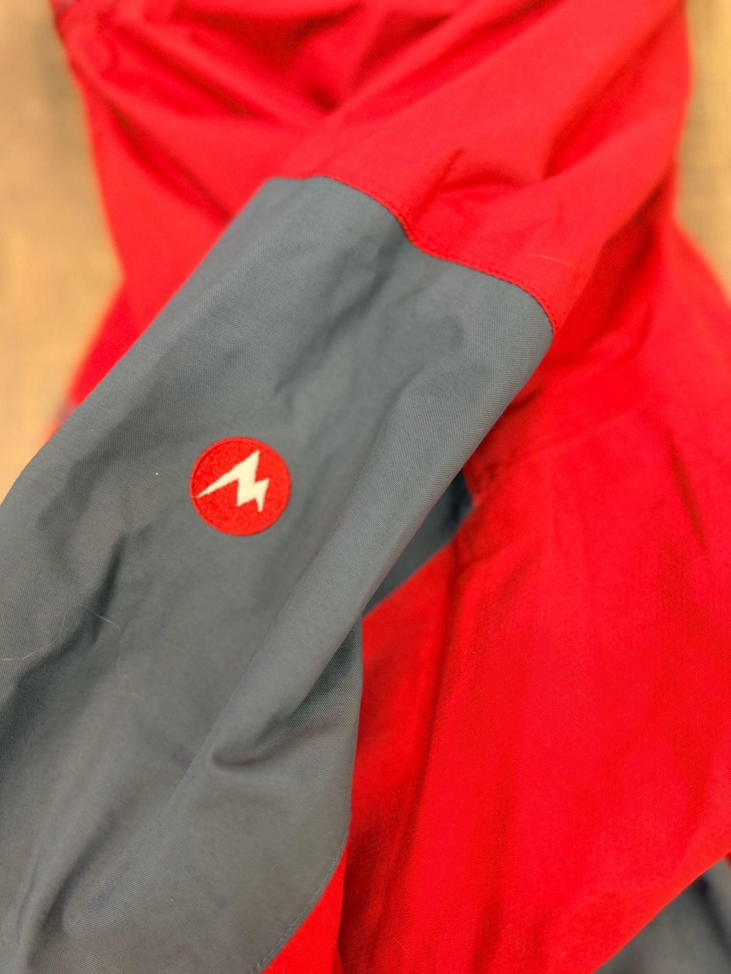 Marmot Hooded Jacket Size M Red Gray Winter Ski Snowboard Rain Coat 8