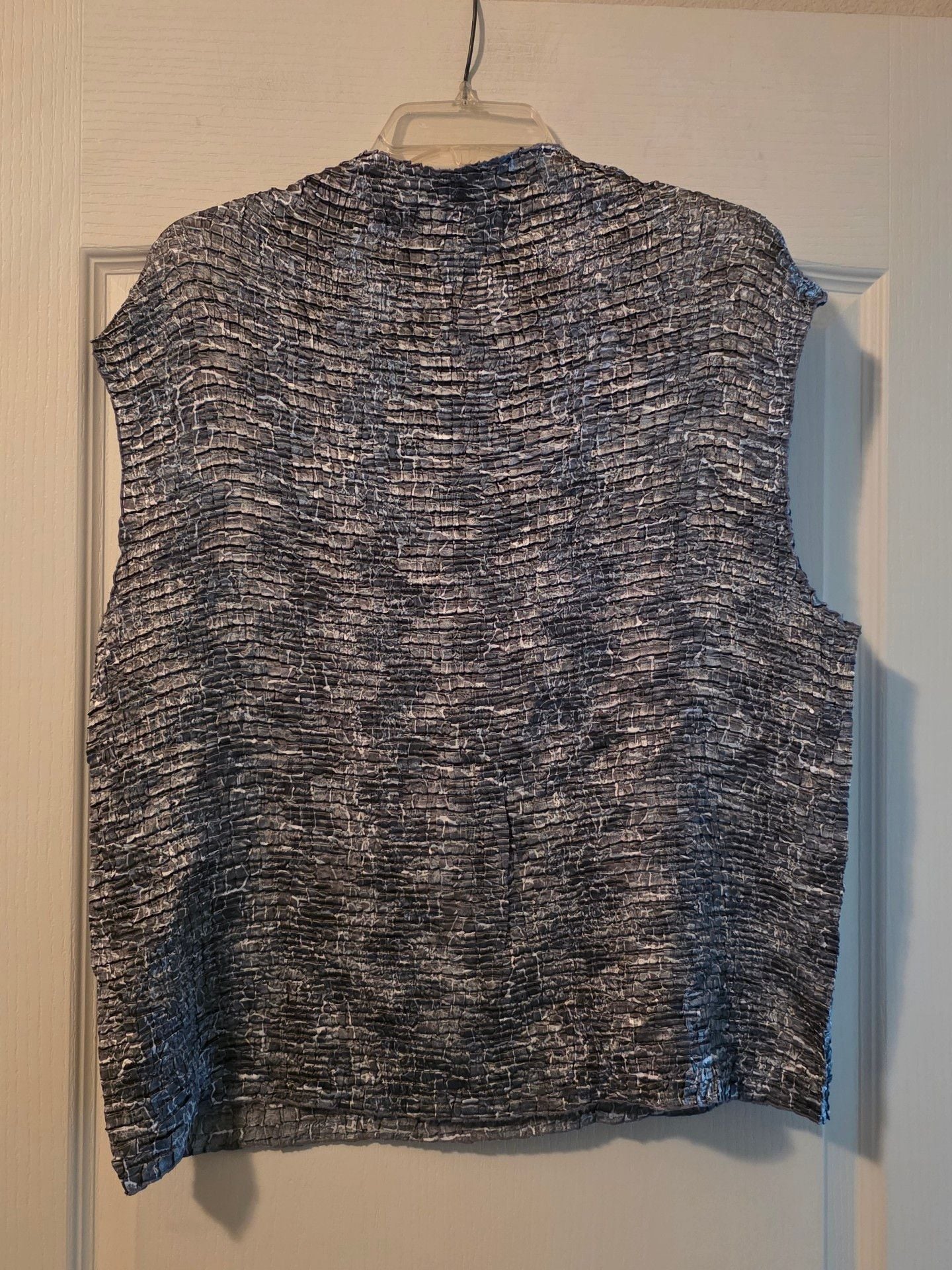Casual Corner Annex Woman Sleeveless Top Size 2X Gray Crinkle Texture Blouse 3