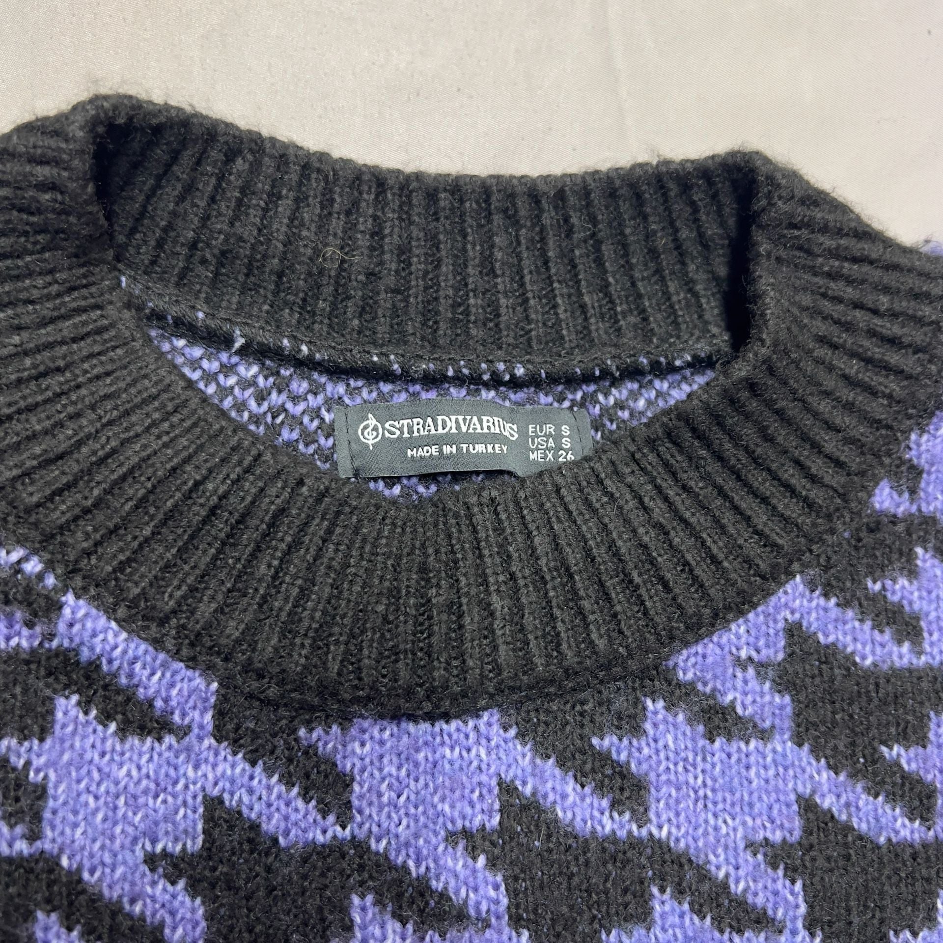 Stradivarius Houndstooth Crewneck Sweater Size s Purple Black Knit Sweatshirt 6