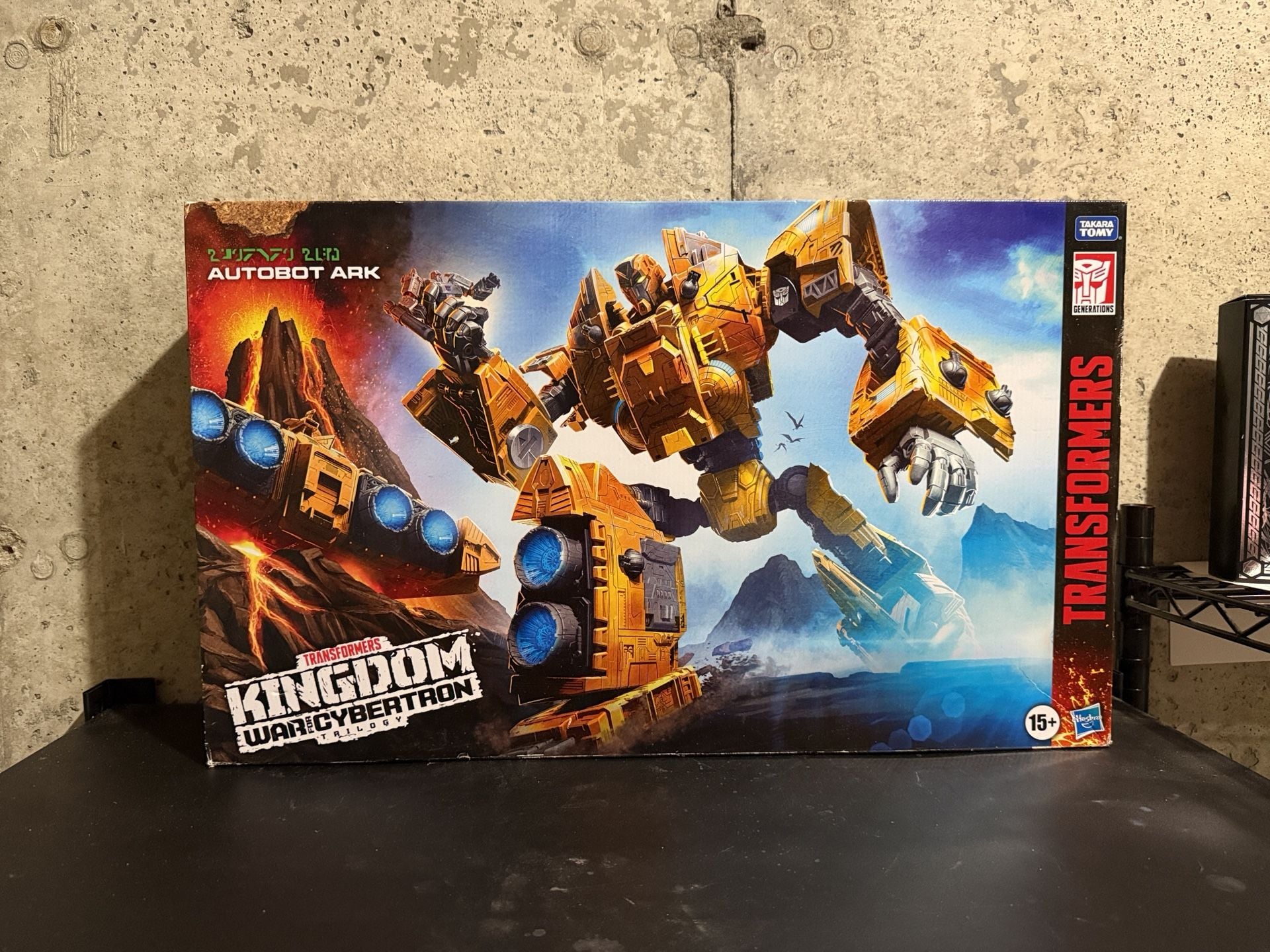 Transformers Generations War for Cybertron Kingdom Titan Autobot Ark 1