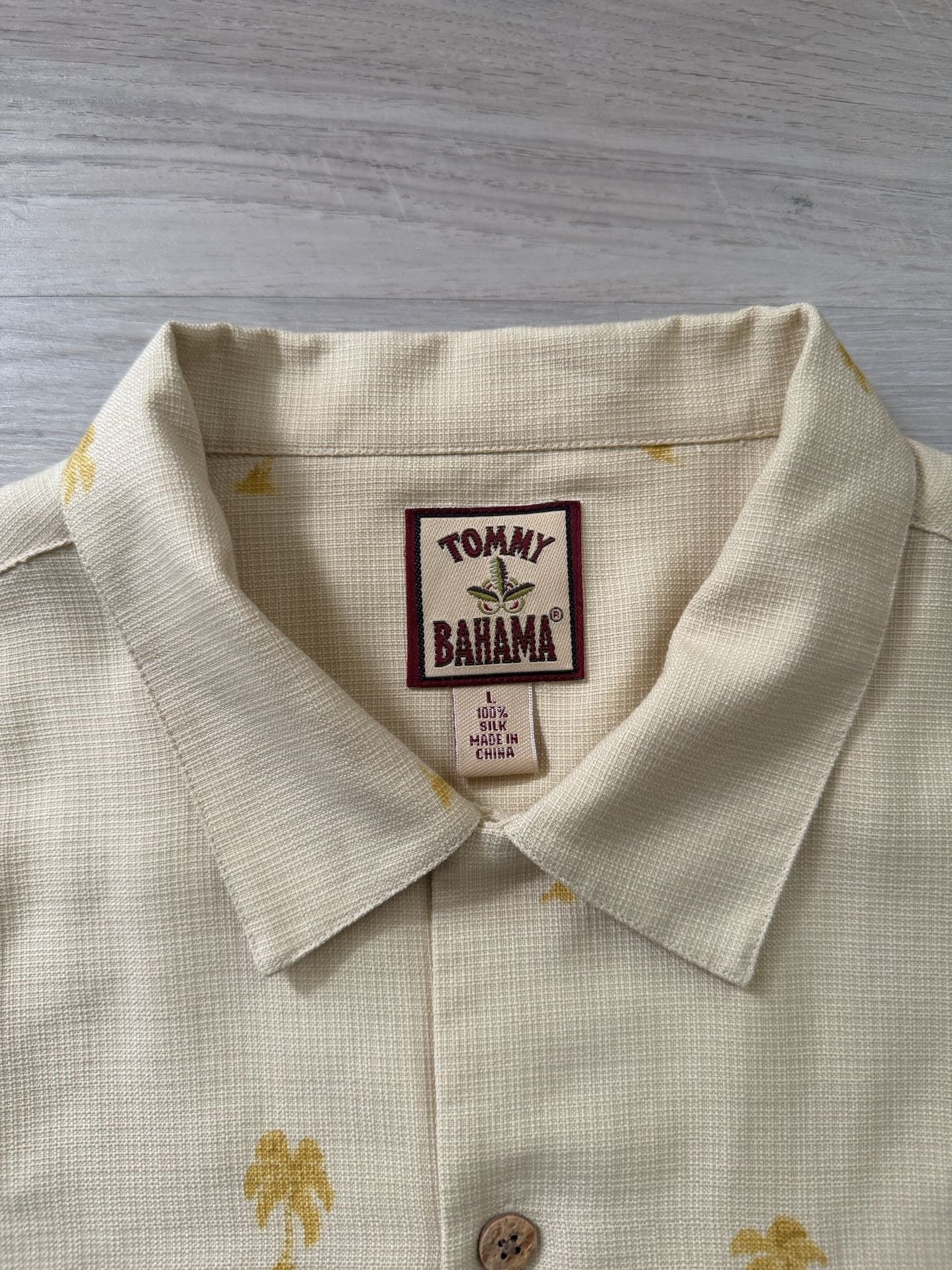 Tommy Bahama Silk Camp Shirt Size L Yellow Pineapple Palm Tree 3