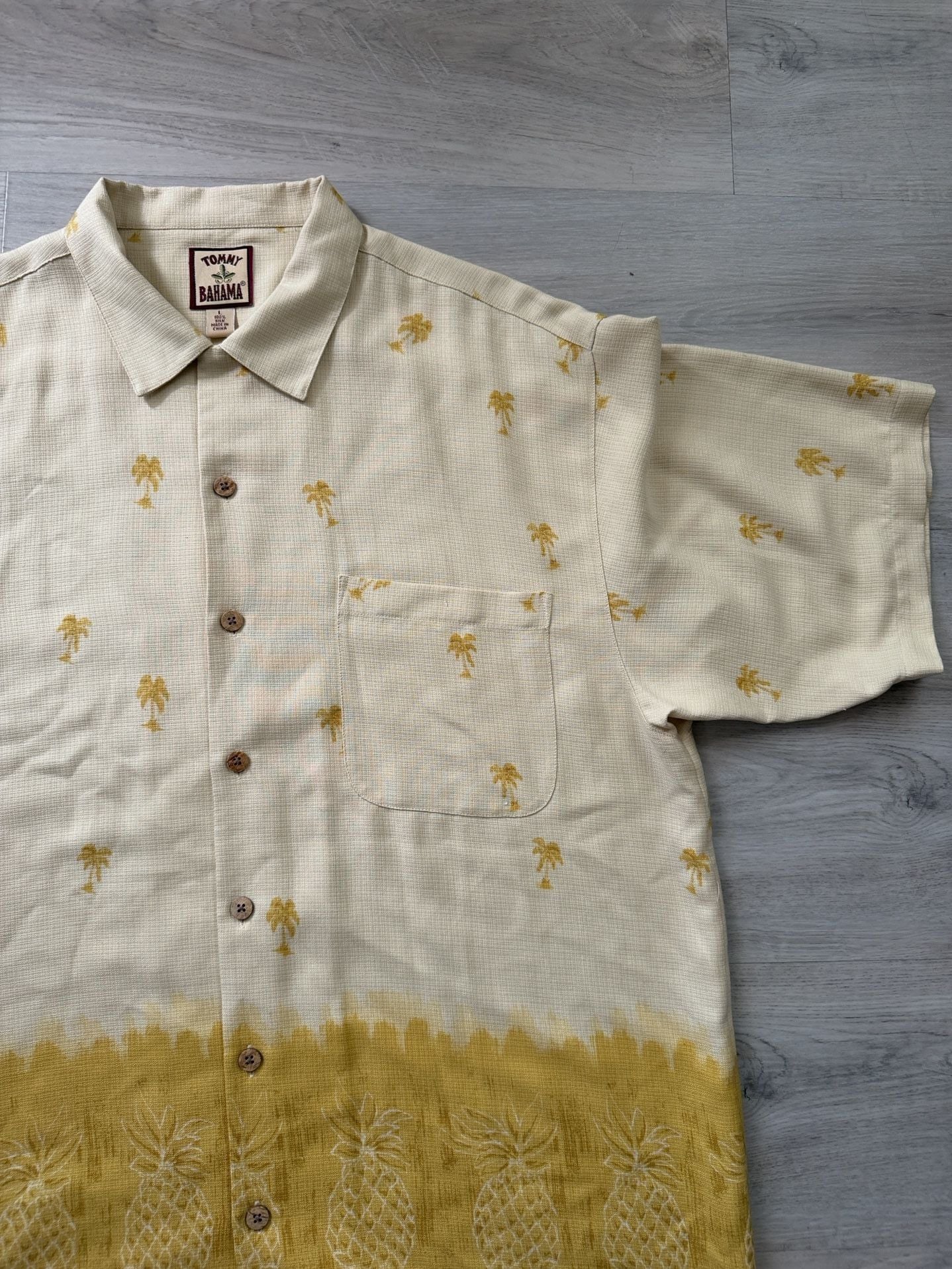Tommy Bahama Silk Camp Shirt Size L Yellow Pineapple Palm Tree 4