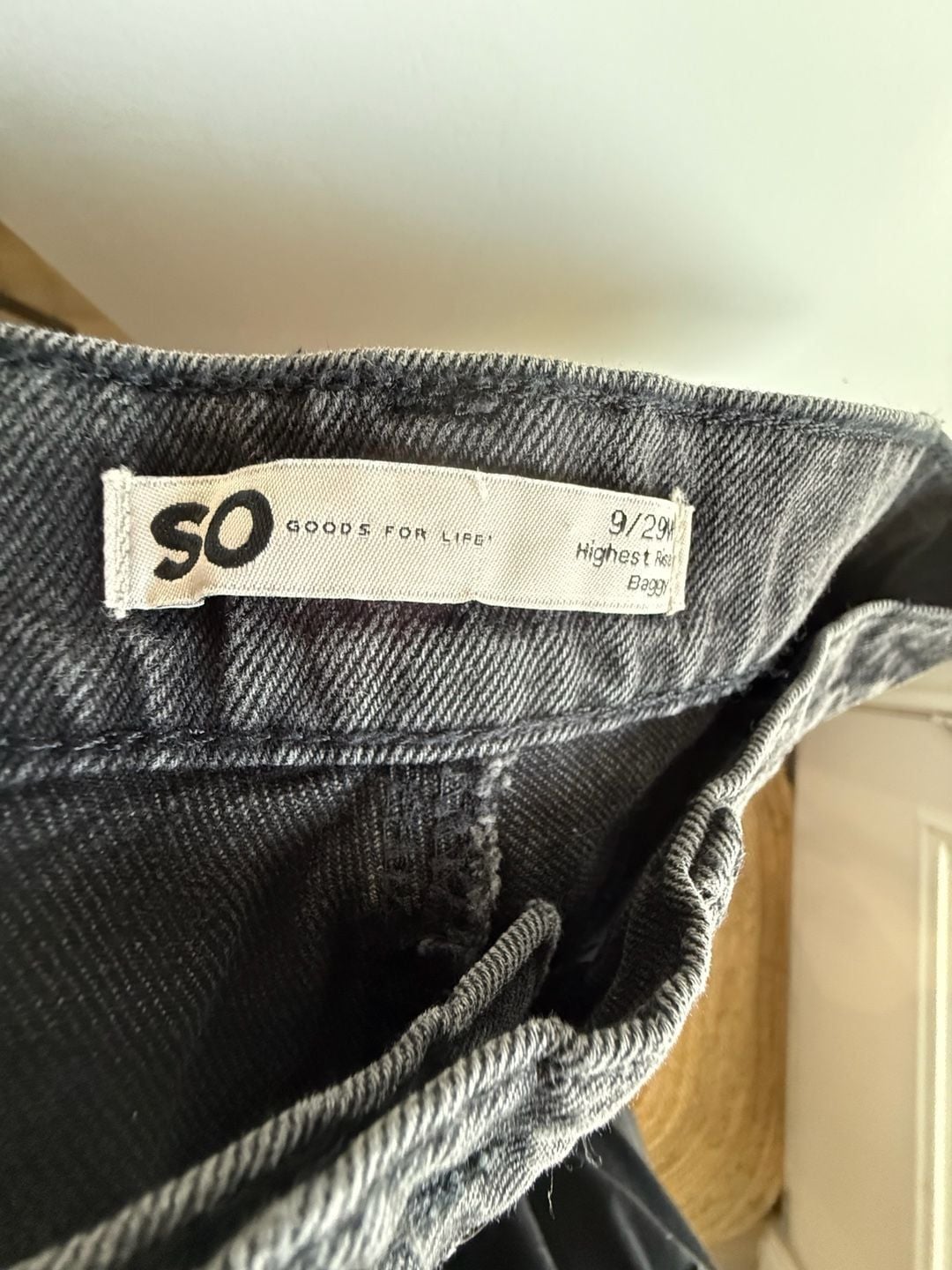 SO High-Waisted Relaxed Jeans Size 4 4